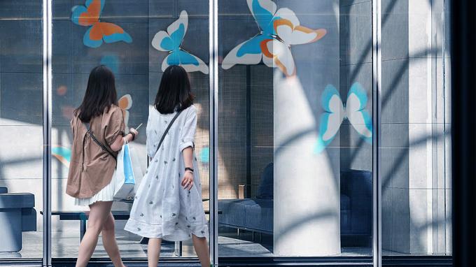 투명한 P3.91 홀로그램 LED 스크린 풀 컬러 LED 디스플레이 스크린 홀로그램 보이지 않는 보이지 않는 LED 스크린 1